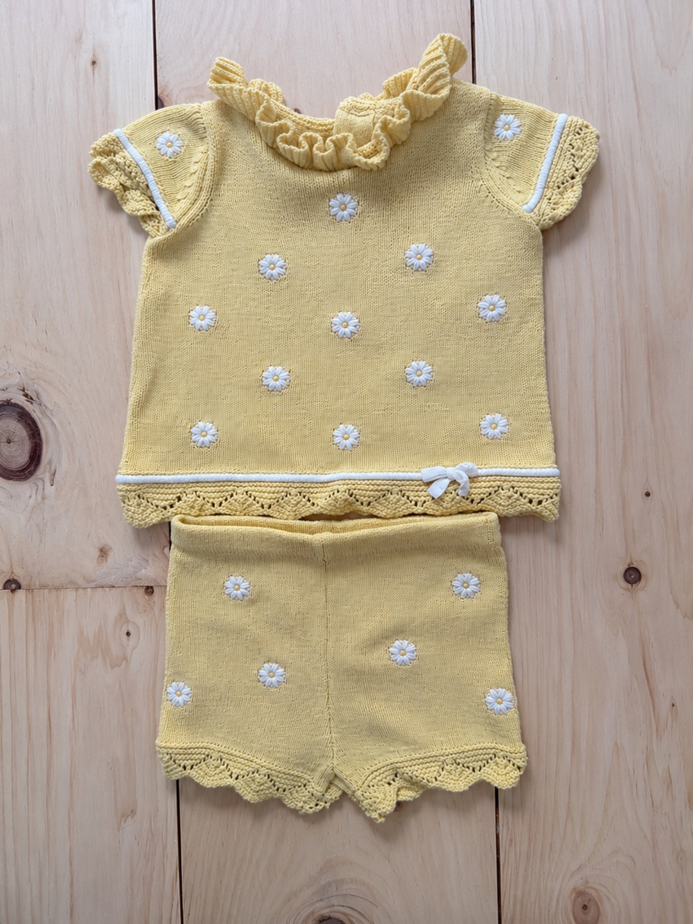 cupcakes & cashmere Yellow Daisy Knit Kids Matching Set